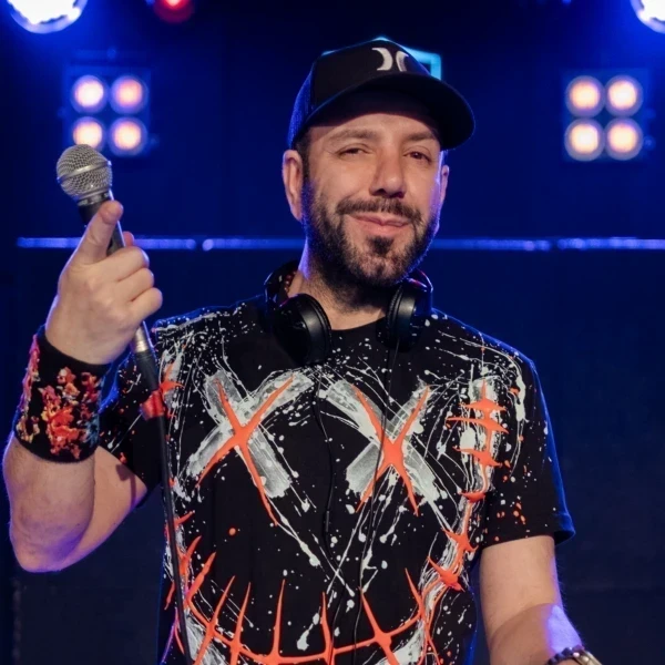 DJ Hakan Küfündür