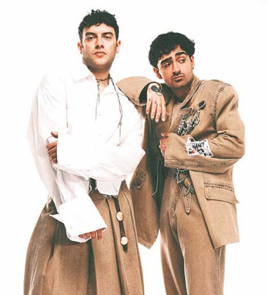 Dolu Kadehi Ters Tut