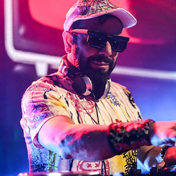 Dj Hakan Küfündür ile 90'lar & 2000'ler Türkçe Pop Parti