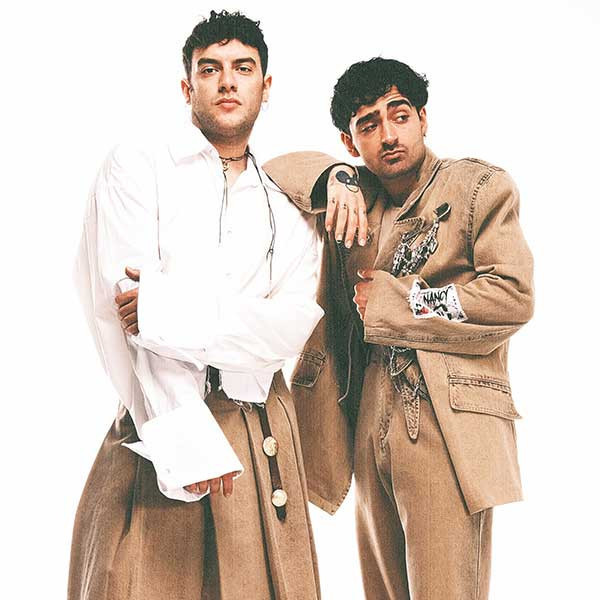 Dolu Kadehi Ters Tut