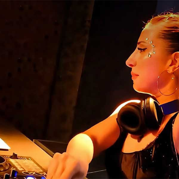 DJ Sedef Kültekin ile 90'ler 2000'ler Türkçe Pop