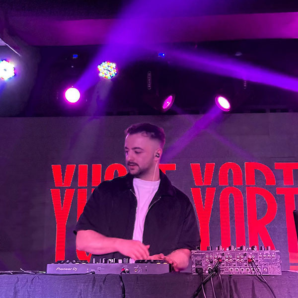 Hollywood Yıldızları DJ Yusuf Yortaç 90'lar 2000'ler