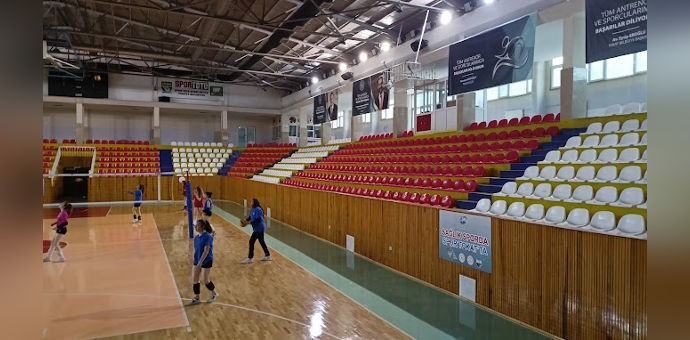 Hüseyin Akbaş Kapalı Spor Salonu